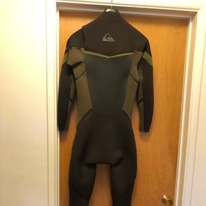 Brand new quicksilver Syncro plus wetsuit